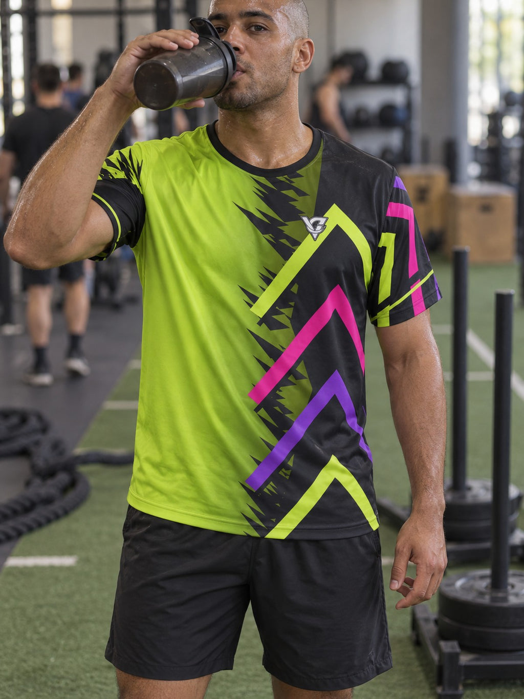 Man training in the Volt Fusion men's sports jersey with the Vantacore V emblem on the left chest – front view