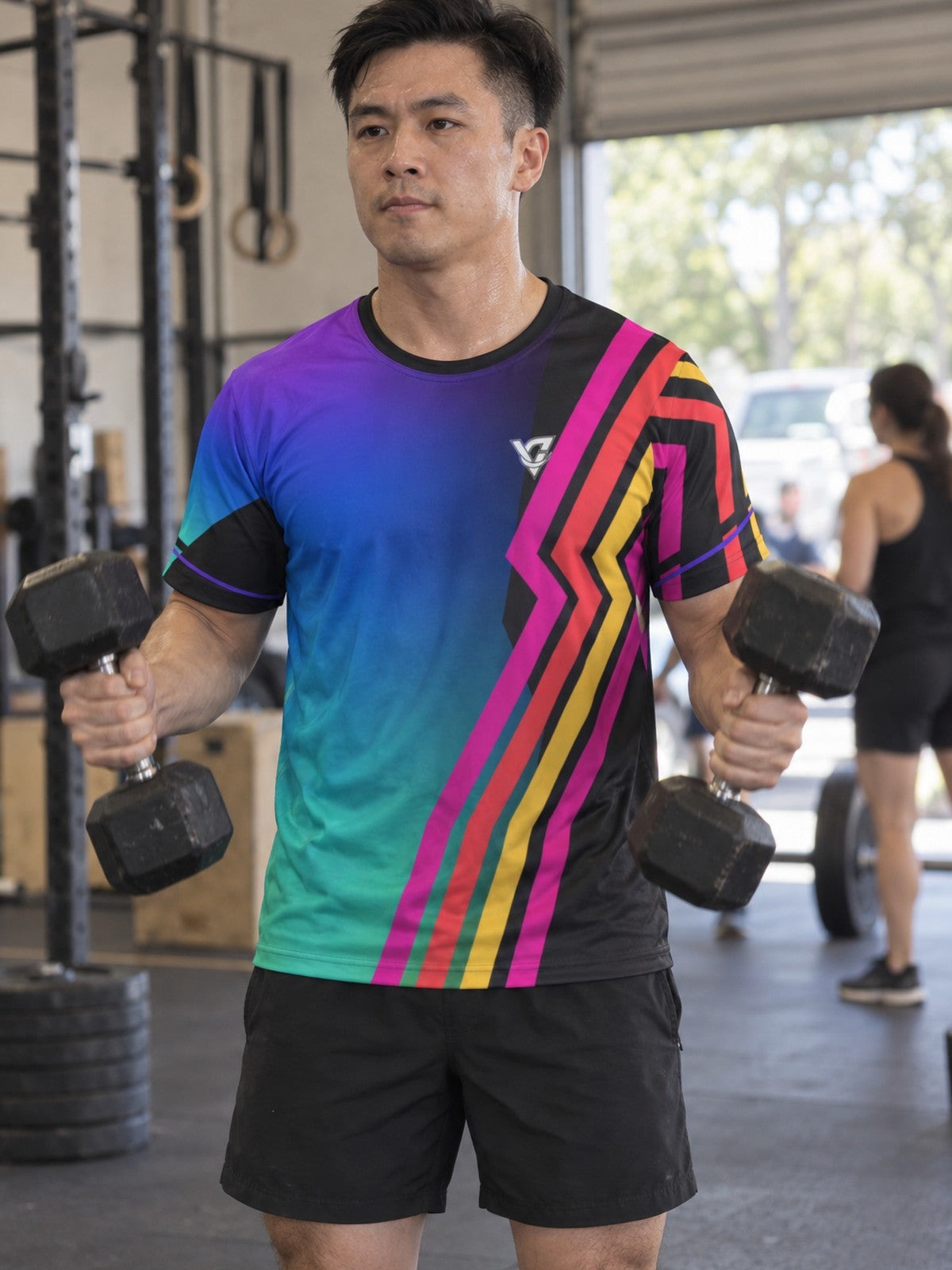 Man training in the Aurora Fusion men's sports jersey with the Vantacore V emblem on the left chest – front view