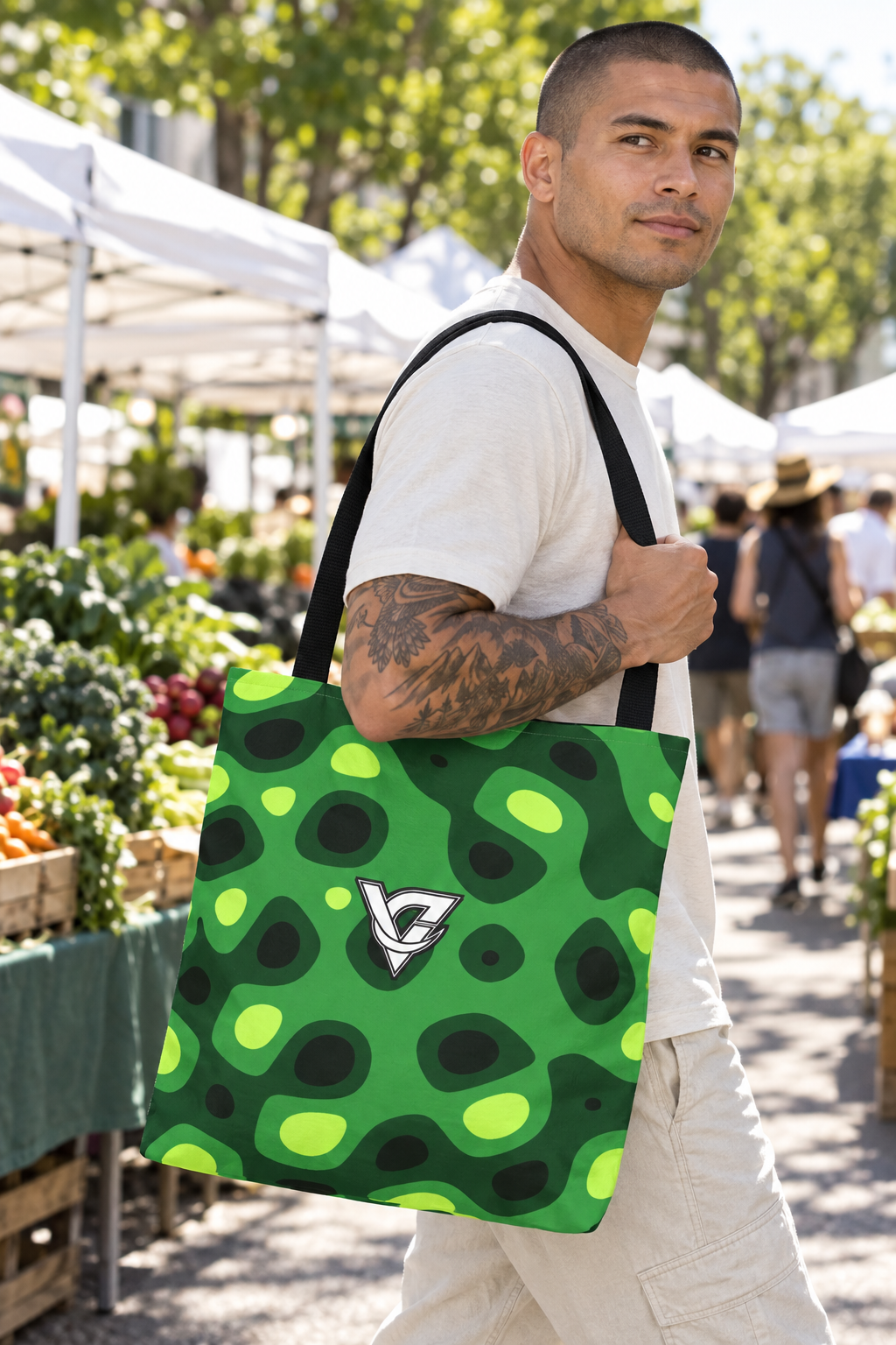Jungle Ripple tote bag worn on a model