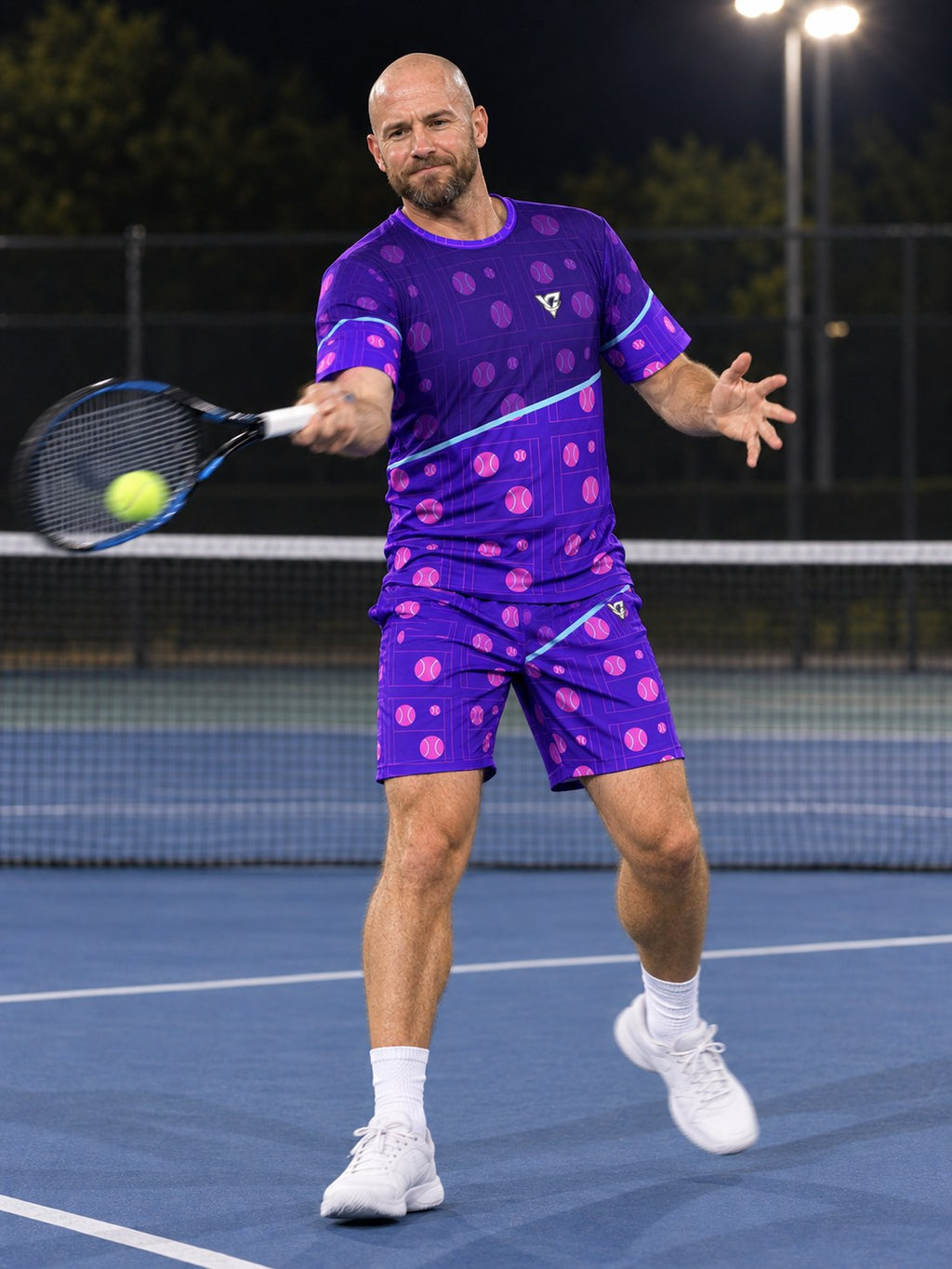 Tennis Ultra Violet Baseline Seam Men's Sports Jersey, in action
